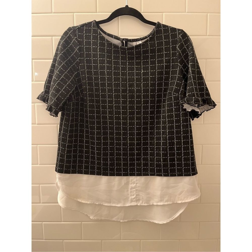 Elle women’s nice top Size: M